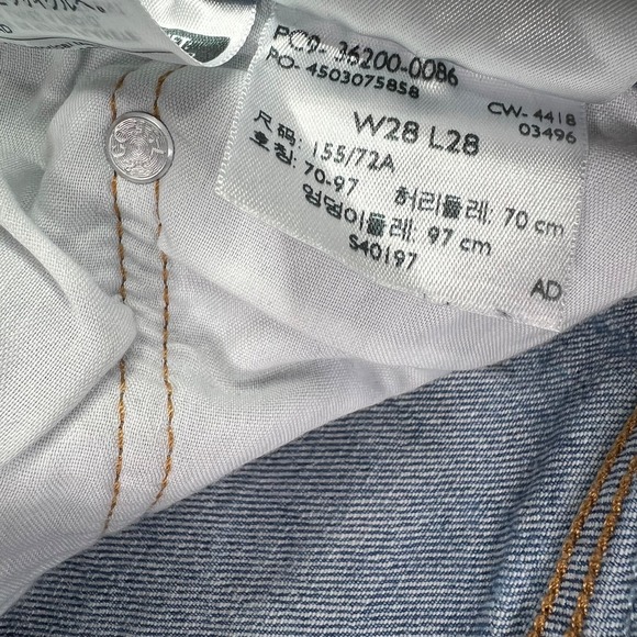 Levis 501 Jeans Women 28x28 Blue Graphic Print Straight Button Fly Western Denim - Picture 13 of 15